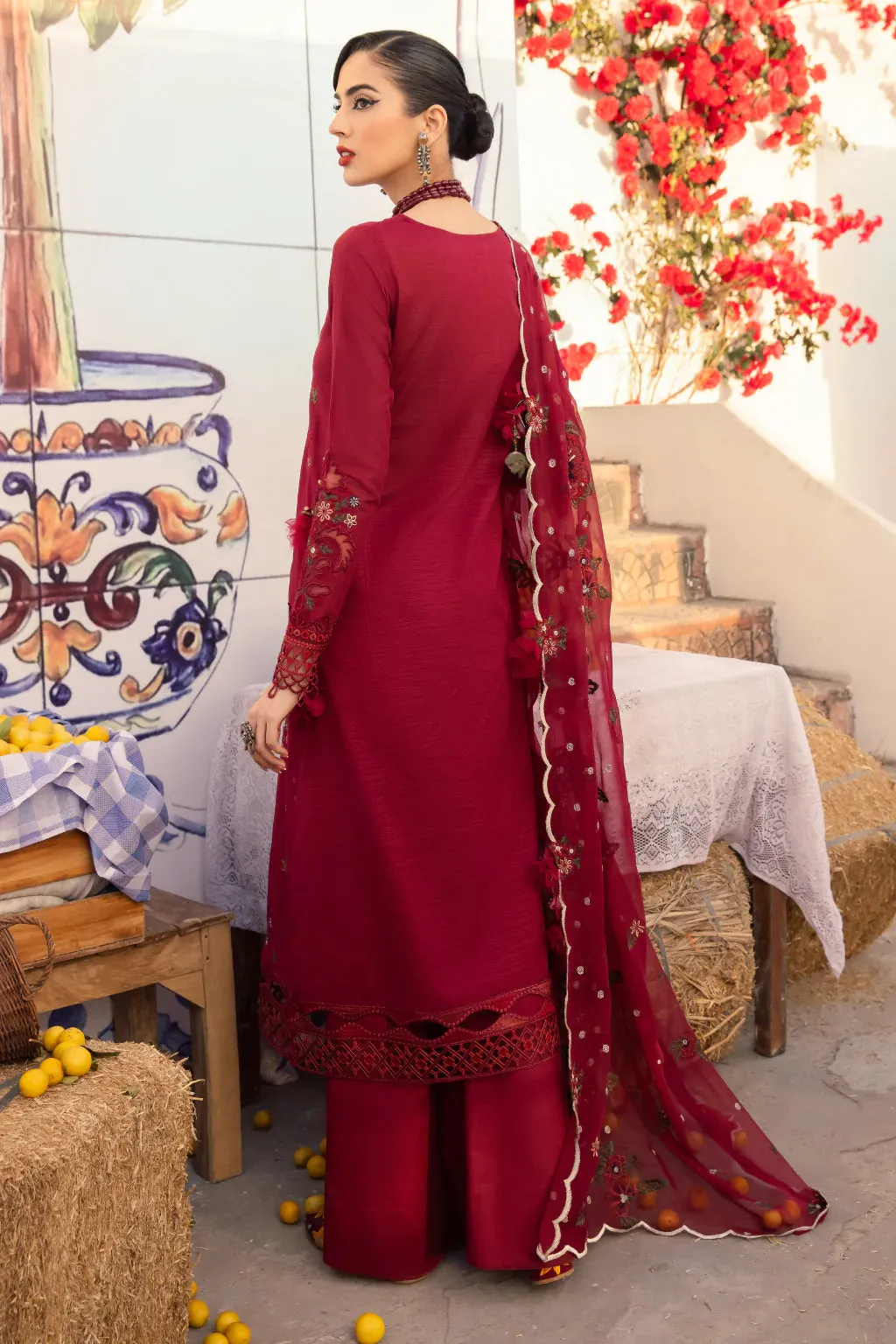 D#12 Iznik Ilaria Luxury Emb Lawn Collection 323
