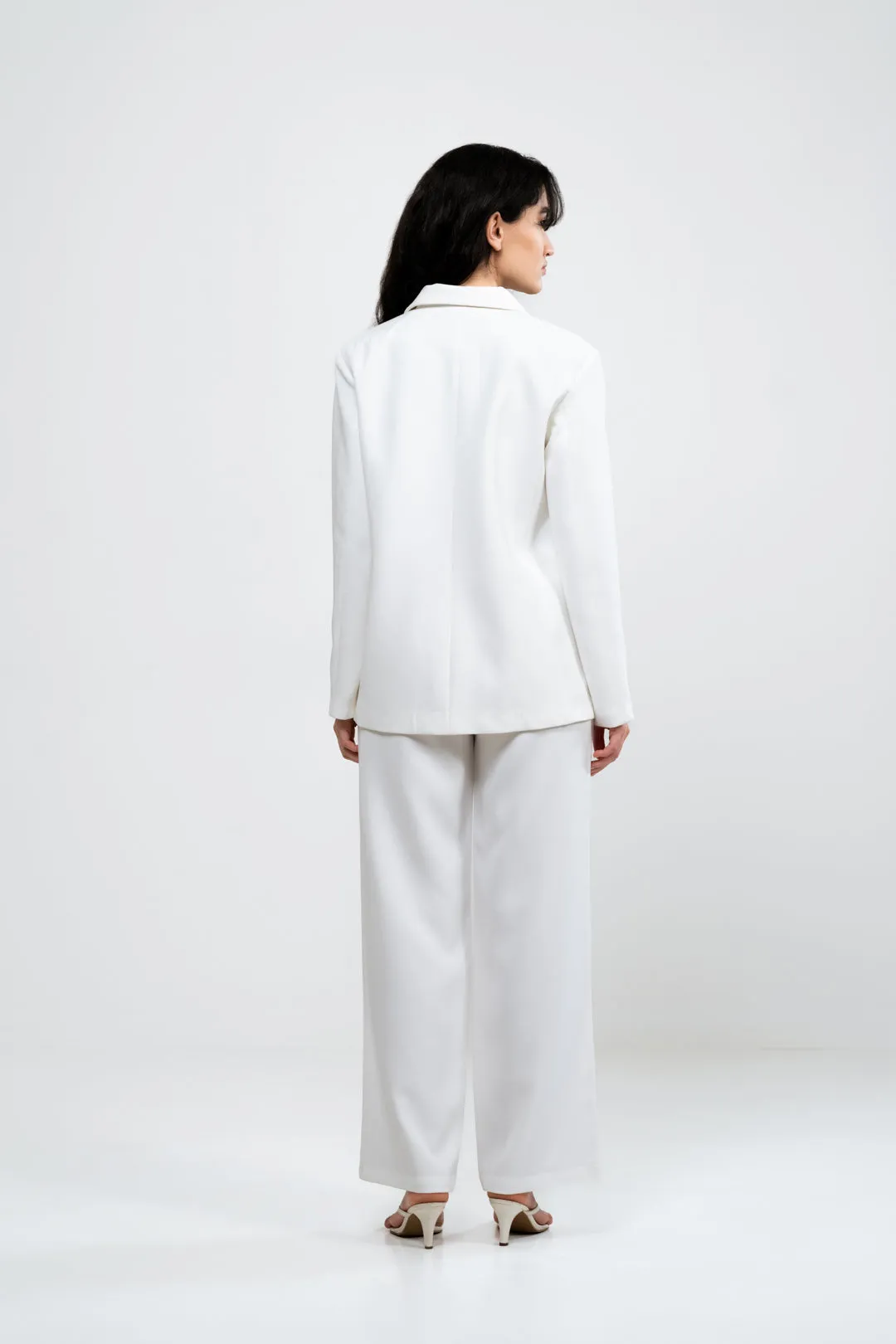 OVERSIZED DOUBLE-BREASTED WHITE BLAZER