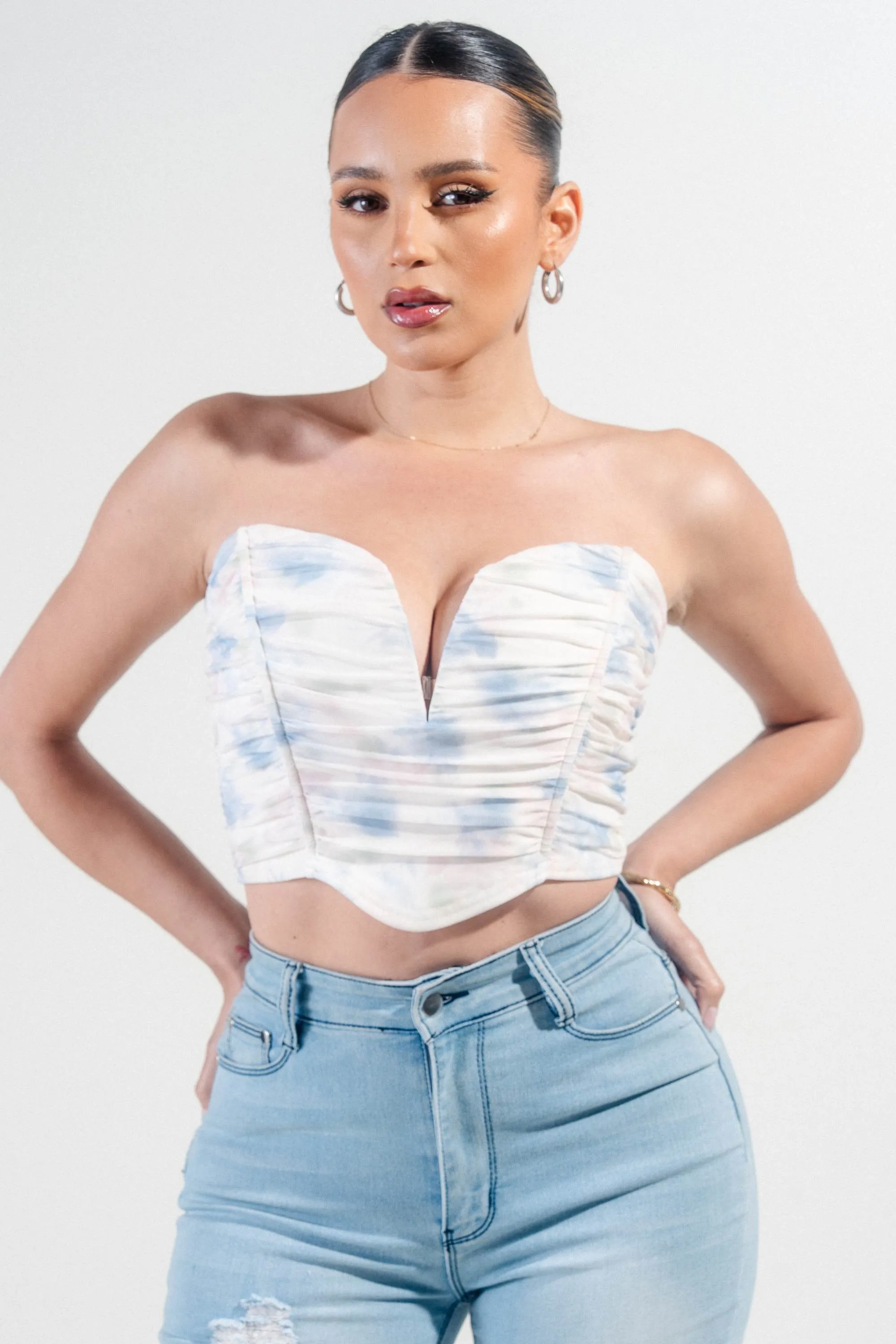 PTKS45341B-W / MESH PRINT V WIRE INSET RUCHING TUBE CROP TOP