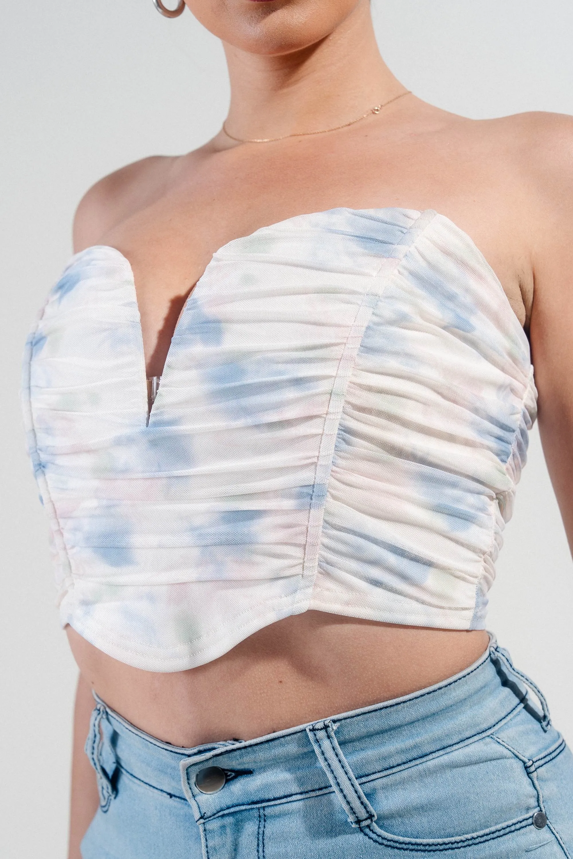 PTKS45341B-W / MESH PRINT V WIRE INSET RUCHING TUBE CROP TOP