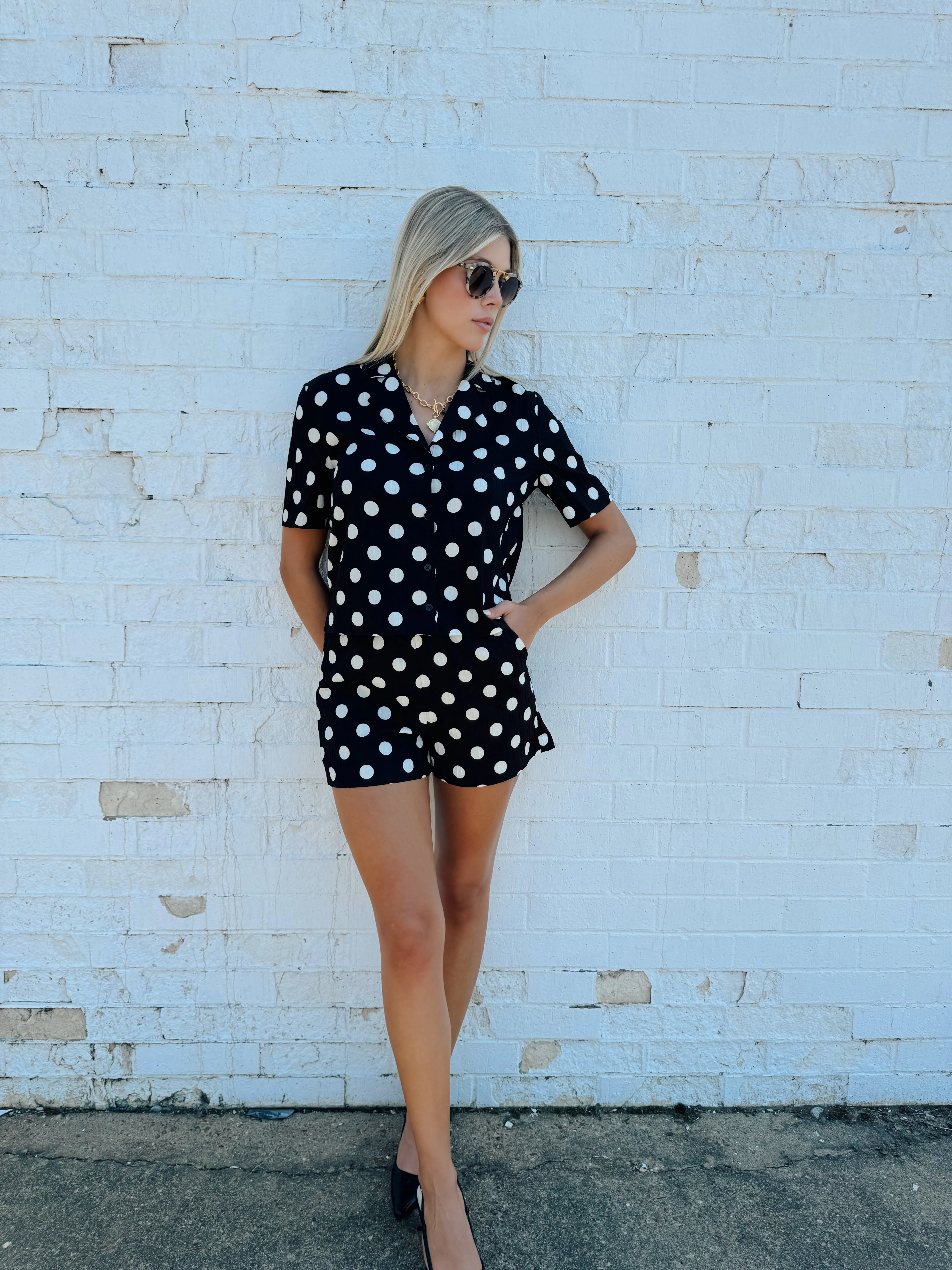 TEXTURED DOT SHORTS